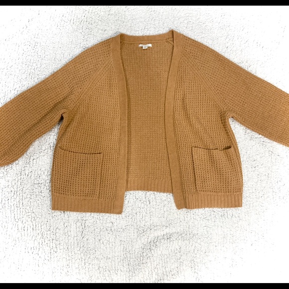 American Eagle Outfitters Sweaters - American Eagle Cardigan!